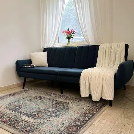 Helle Apartment Prath